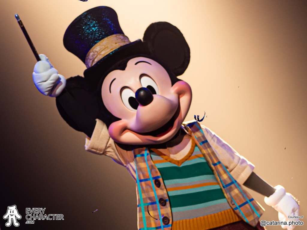 DLP - Mickey & the Magician on EveryCharacter.com