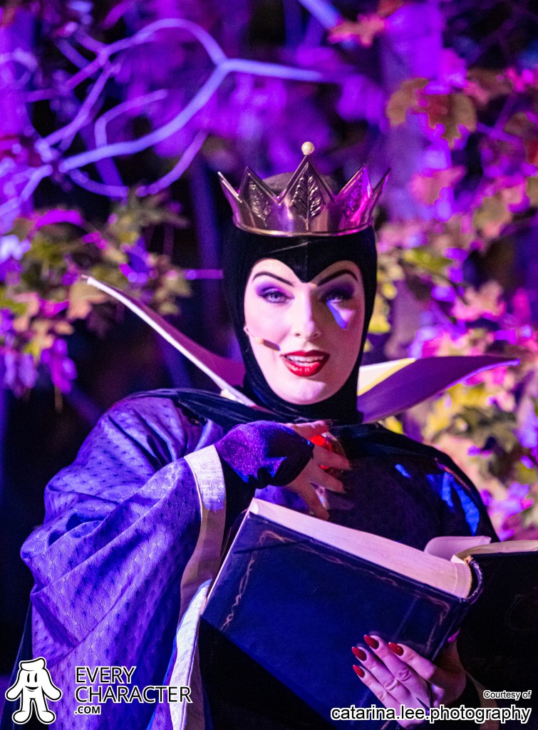 DCA - The Evil Queen Immersive Trail on EveryCharacter.com