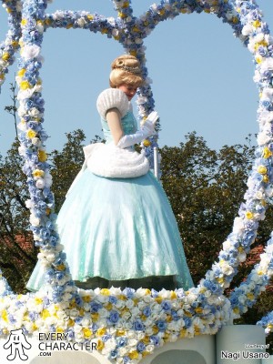 Cinderella in the TDL - Princess Procession 