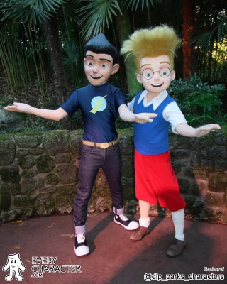 Lewis Robinson in the Regular Look - 2007-... Outfit