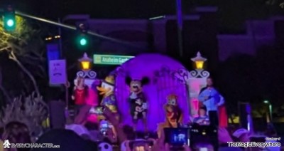Mickey Mouse in the DLR - Halloween Time - 2024 Outfit Mickey Mouse in the DLR - Halloween Time - 2024 Outfit