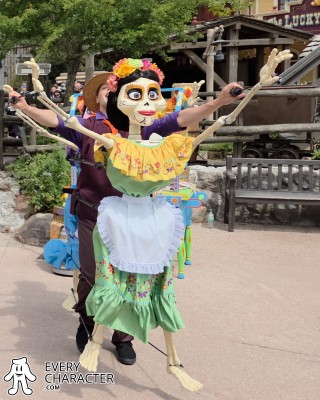 Puppets in the DLP - Music Festival - Miguel's Fiesta Latina Outfit Puppets in the DLP - Music Festival - Miguel's Fiesta Latina Outfit