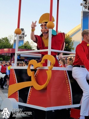 Kuzco in the Regular Look - 2001-... Outfit