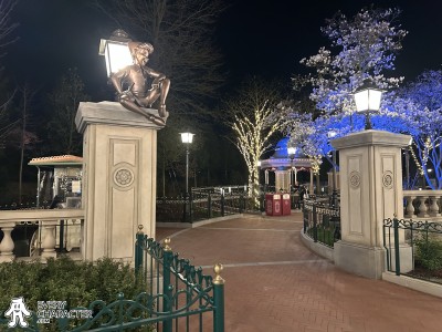 DLP - Gazebo Garden Disney park character DLP - Gazebo Garden