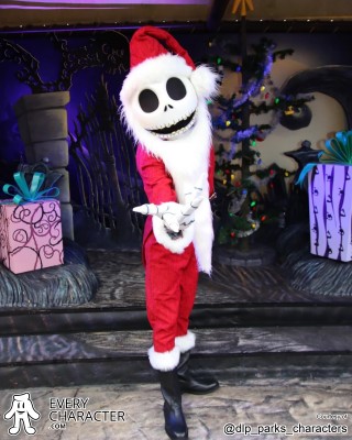 Sandy Claws in the Regular Look - 2025 Outfit Sandy Claws in the Regular Look - 2025 Outfit