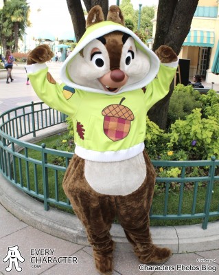 Dale in autumn hoodie in the DLP - Chip 'n' Dale - Autumn Outfits - 2025 Outfit Dale in autumn hoodie in the DLP - Chip 'n' Dale - Autumn Outfits - 2025 Outfit