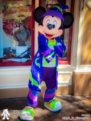 Mickey Mouse in the DLR - Halloween Time - 2025 Outfit Mickey Mouse in the DLR - Halloween Time - 2025 Outfit