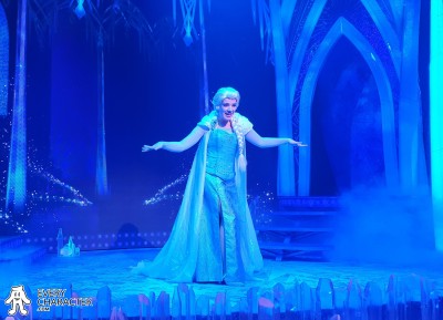Elsa with Blue dress in the Regular Look - 2013-2019 Outfit Elsa with Blue dress in the Regular Look - 2013-2019 Outfit