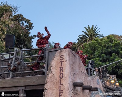 Monkeys in the DLR - Mickey's Soundsational Parade Outfit Monkeys in the DLR - Mickey's Soundsational Parade Outfit
