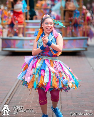 Anniversary dancer in the DLR - Celebrate Happy Cavalcade Outfit Anniversary dancer in the DLR - Celebrate Happy Cavalcade Outfit