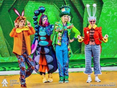 Wonderland Wonders Wonderland Wonders