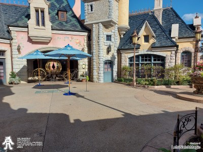 DLP - Auberge De Cendrilon - Rear Courtyard DLP - Auberge De Cendrilon - Rear Courtyard where DLP - Magical Selfie Spot took place.