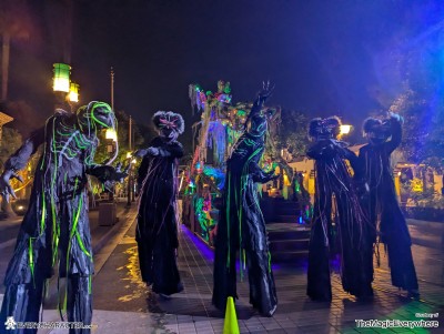 Shadow Men in the DLR - Frightfully Fun Parade Outfit