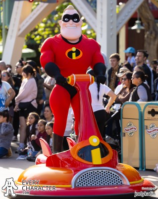Mr. Incredible in the Regular Look - 2004-... Outfit Mr. Incredible in the Regular Look - 2004-... Outfit