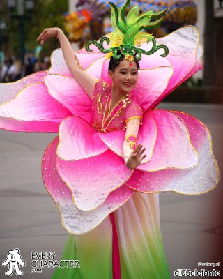 Flower Dancers in the DCA - Mulan's Lunar New Year Procession Outfit Flower Dancers in the DCA - Mulan's Lunar New Year Procession Outfit