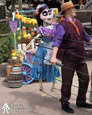 Puppets in the DLP - Music Festival - Miguel's Fiesta Latina Outfit Puppets in the DLP - Music Festival - Miguel's Fiesta Latina Outfit