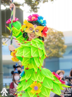 Spirit Animal Dancers in the TDL - Harmony in Color Outfit Spirit Animal Dancers in the TDL - Harmony in Color Outfit