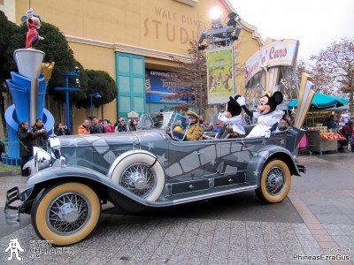 DLP - Stars 'n Cars Parade Mickey Mouse in White & gold tuxedo in the DLP - Stars 'n Cars Parade outfit