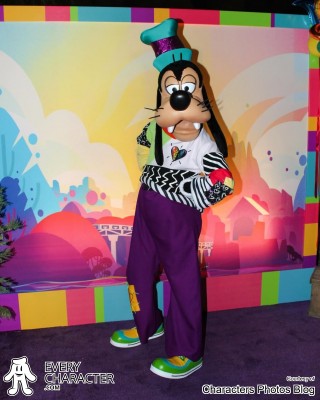 Goofy in the DLR - Rainbow - 2023 Outfit Goofy in the DLR - Rainbow - 2023 Outfit