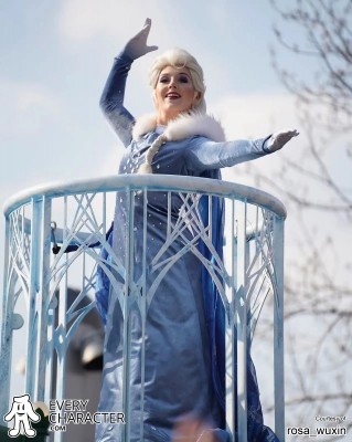Elsa in Frozen Adventure in the SDL - Disney Winter Magic Cavalcade Outfit