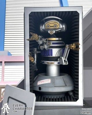 R-3X in the Regular Look Outfit R-3X in the Regular Look Outfit
