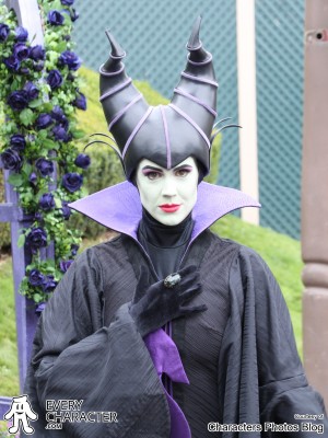 DLP - Meet 'n' Greet with Maleficent on EveryCharacter.com