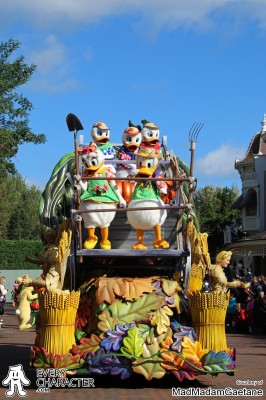 2013 only Daisy Duck in the DLP - Halloween - Mickey's Halloween Celebration - Original Outfit 2013 only Daisy Duck in the DLP - Halloween - Mickey's Halloween Celebration - Original Outfit