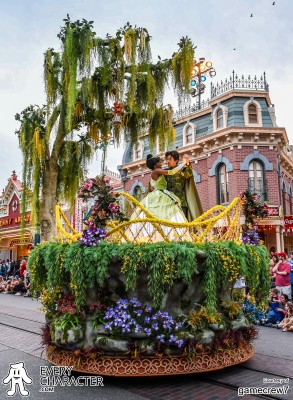 Tiana in the DLR - Magic Happens Outfit