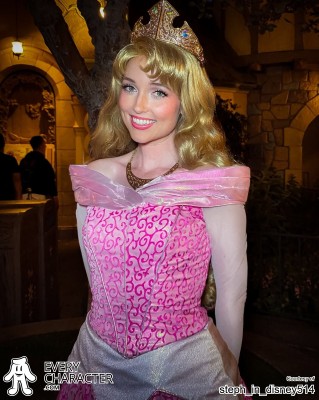 Aurora in the Regular Look - 2013-... Outfit Aurora in the Regular Look - 2013-... Outfit