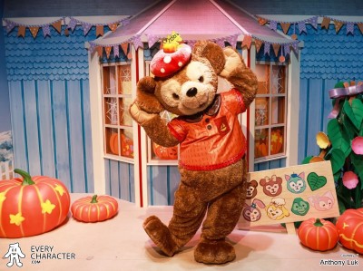 Duffy the Disney Bear (ダッフィー) in the HKDL - Halloween 2024 Outfit Duffy the Disney Bear (ダッフィー) in the HKDL - Halloween 2024 Outfit