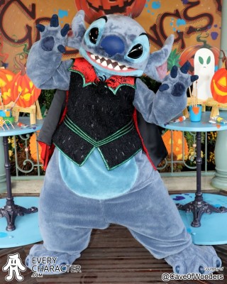 Stitch as vampire in the DLP - Vampire Stitch Outfit Stitch as vampire in the DLP - Vampire Stitch Outfit