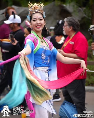Chinese Ribbon Dancers in the DCA - Mulan's Lunar New Year Procession Outfit Chinese Ribbon Dancers in the DCA - Mulan's Lunar New Year Procession Outfit