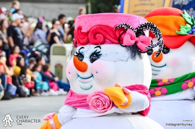 2001 - 2014 Snow People as Agnes in the DLR - A Christmas Fantasy - Snow People - 2001 - Agnes Outfit 2001 - 2014 Snow People as Agnes in the DLR - A Christmas Fantasy - Snow People - 2001 - Agnes Outfit