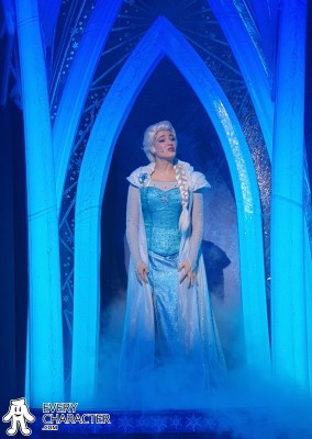 Elsa with Blue dress in the Regular Look - 2013-2019 Outfit Elsa with Blue dress in the Regular Look - 2013-2019 Outfit