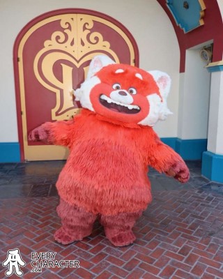 Red Panda Mei in the Regular Look - 2023 Outfit Red Panda Mei in the Regular Look - 2023 Outfit