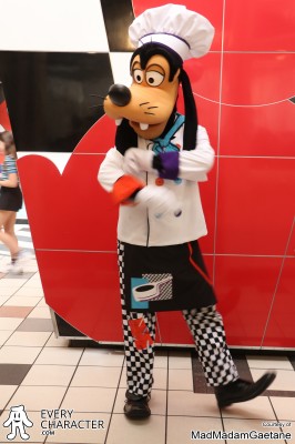 DLR - Goofy's Kitchen Goofy in the DLR - Goofy's Kitchen outfit