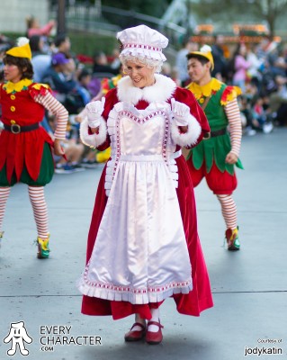 Mrs. Claus in the DLR - A Christmas Fantasy Outfit Mrs. Claus in the DLR - A Christmas Fantasy Outfit