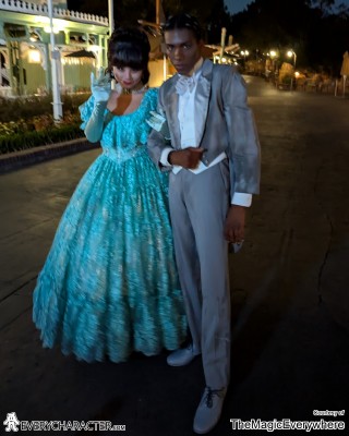 Haunted Mansion Dancers in the DLR - Frightfully Fun Parade Outfit