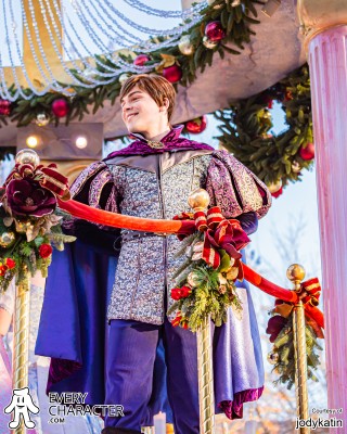 Phillip in the DLR - A Christmas Fantasy Outfit Phillip in the DLR - A Christmas Fantasy Outfit