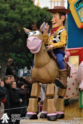 DLP - Once Upon a Dream Parade Bullseye in the DLP - Once Upon a Dream Parade Outfit