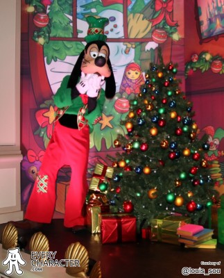 Goofy in the DLP - Extra Magical Christmastime Outfit Goofy in the DLP - Extra Magical Christmastime Outfit