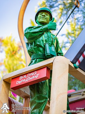 Green Army Man in the Regular Look - 1996-... Outfit Green Army Man in the Regular Look - 1996-... Outfit
