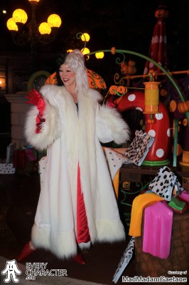 Dlp - Selfie Spot With Cruella De Vil On Everycharacter.com