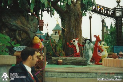 Kanga in the Regular Look - Orange:big eyes Outfit