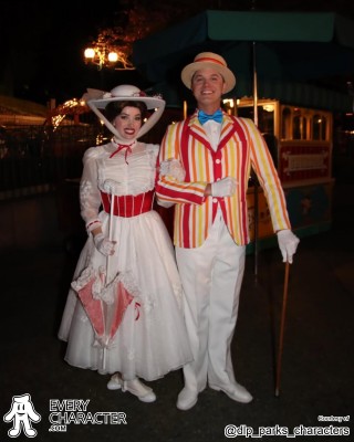 Mary Poppins with Umbrella in the Regular Look - 1964-... - Jolly Holiday Umbrella Outfit