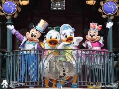 Daisy Duck in the DLP - 30th anniversary Outfit Daisy Duck in the DLP - 30th anniversary Outfit