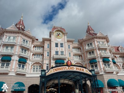 DLP - Disneyland Hotel DLP - Disneyland Hotel where DLP - Disneyland Hotel - La Table de Lumiere took place.