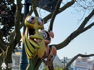 Bubbles in the DLP - 30th Anniversary - Gardens of Wonders Outfit