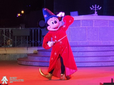 Mickey Mouse as The Sorcerer's Apprentice in the DLP - Mickey's Magic Book Outfit