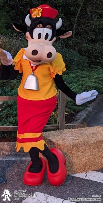 Clarabelle Cow in the Regular Look - 2017-... Outfit Clarabelle Cow in the Regular Look - 2017-... Outfit